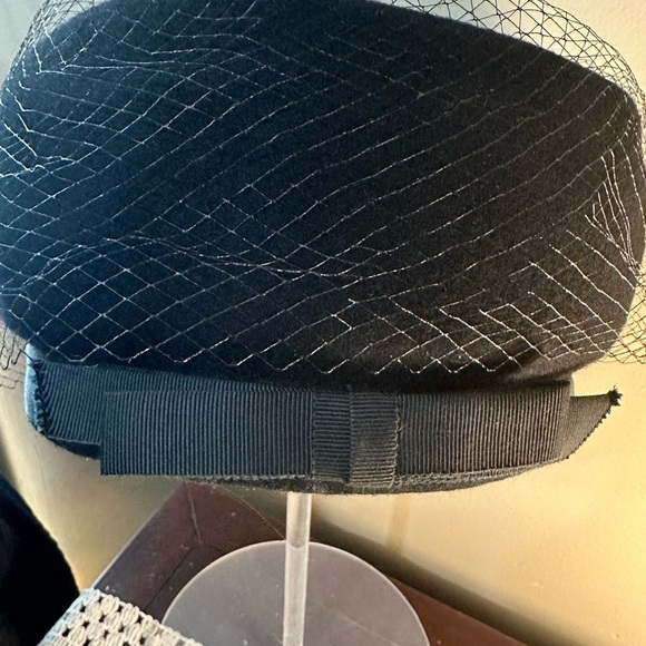 Vintage Black Wool Hat With Black Bow and Netting - Picture 11 of 12